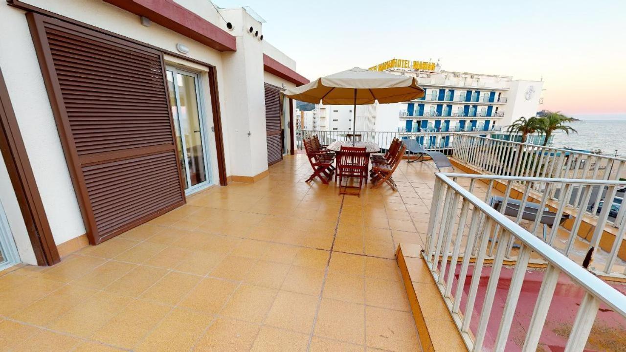 Apartamento Atico con vista mar. 50 m de la playa - CASA NOVA 13 Rosas Exterior foto